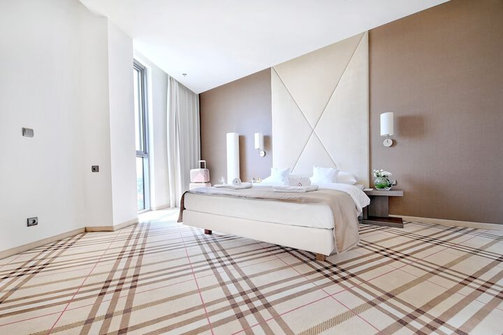 Room 10 of 61