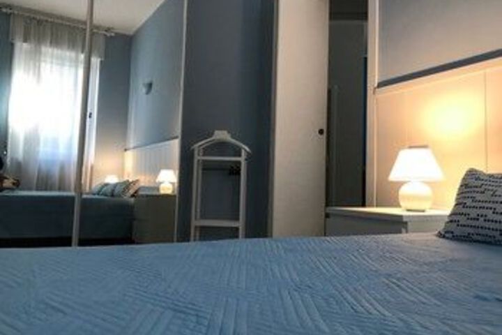 Room 9 of 23