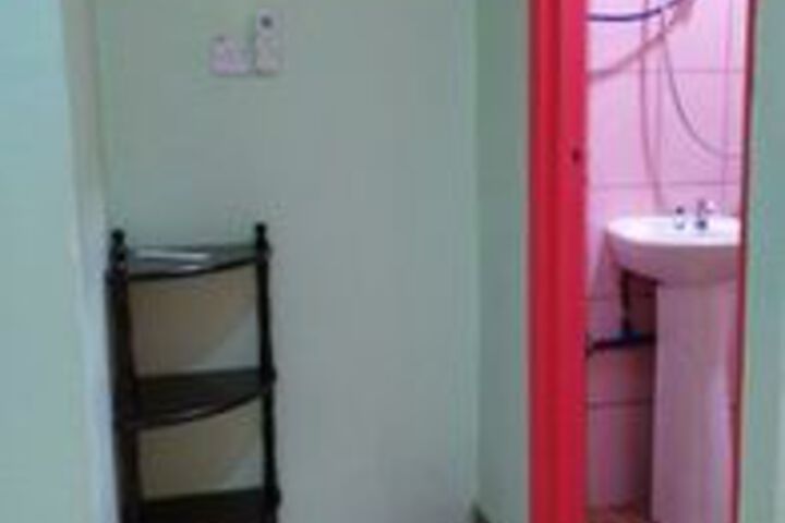 Room 7 of 27