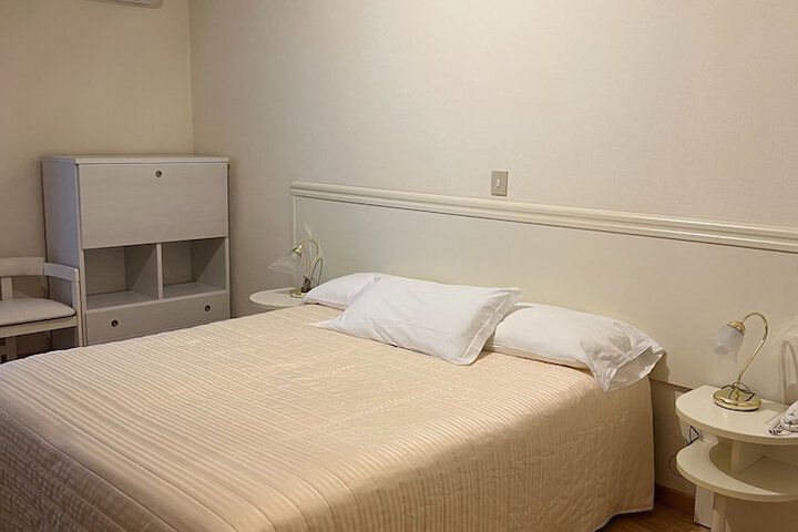 Room 46 of 154