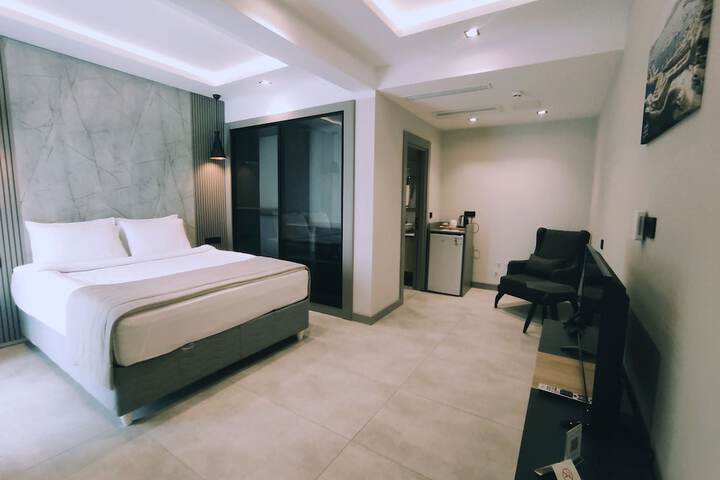 Room 15 of 61