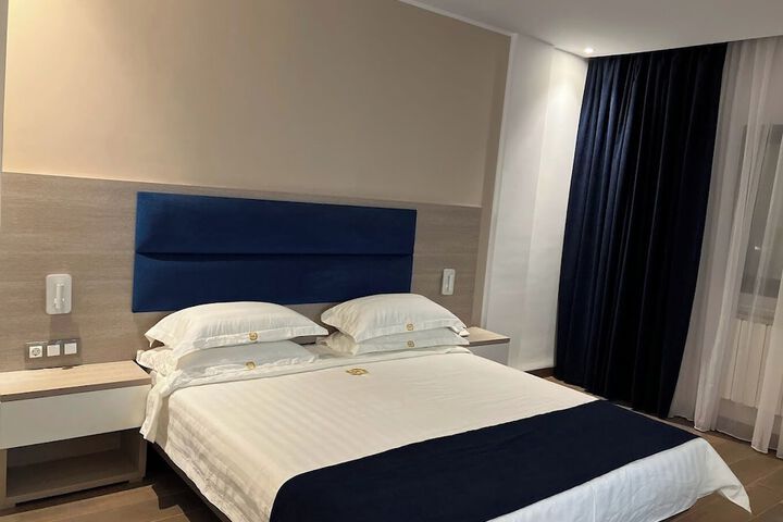 Room 2 of 9