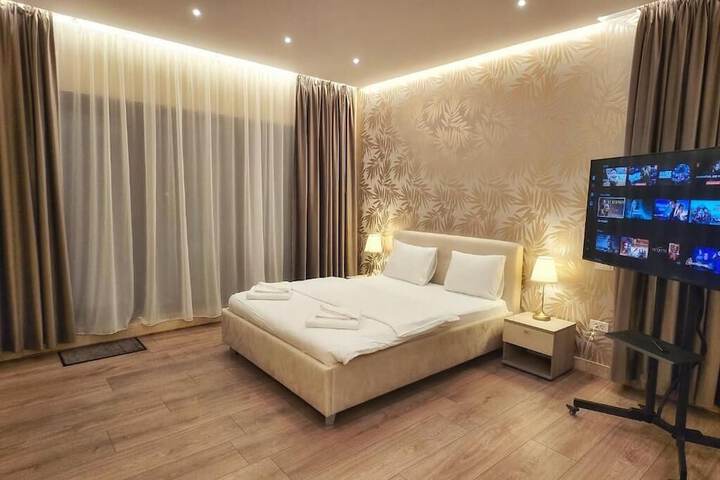 Room 28 of 67