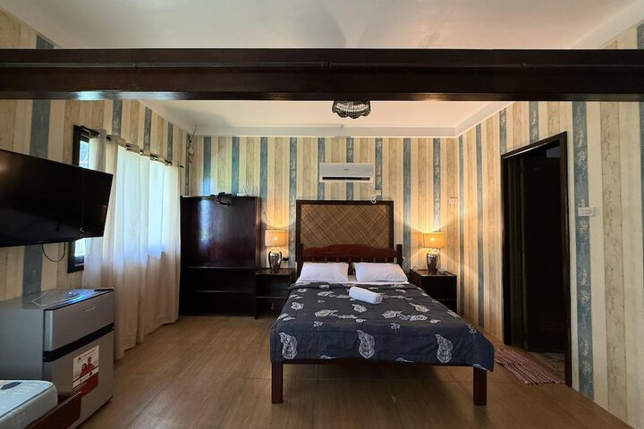 Room 5 of 28