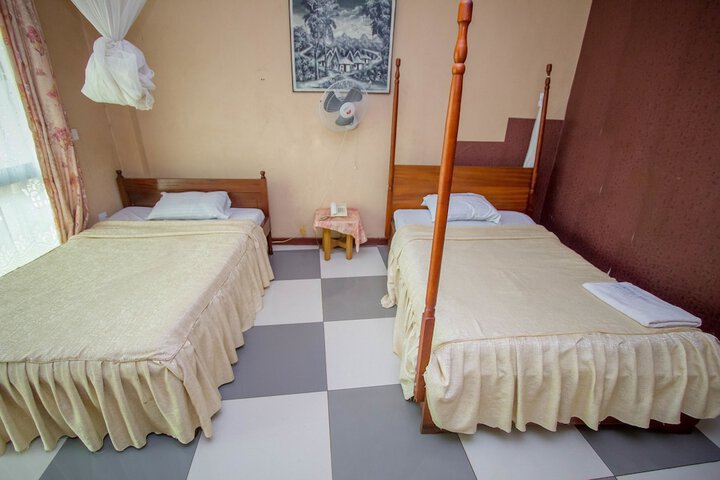 Room 9 of 35