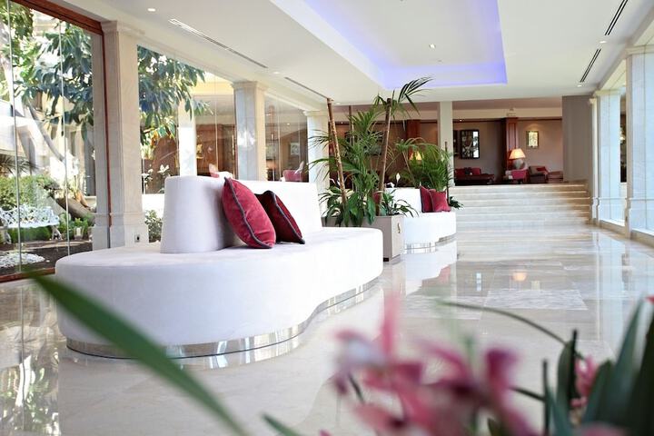 Hotel Lobby