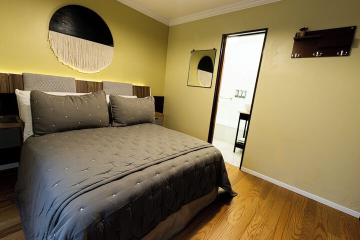 Room 26 of 90