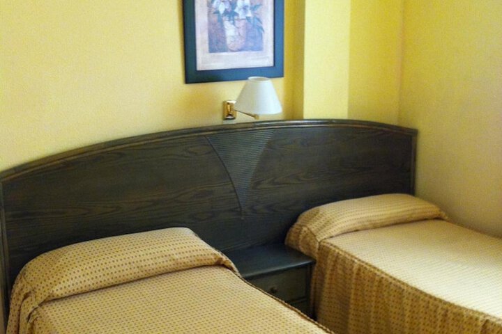 Room 10 of 43