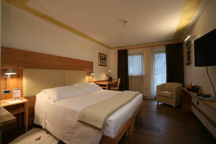 Room 7 of 105