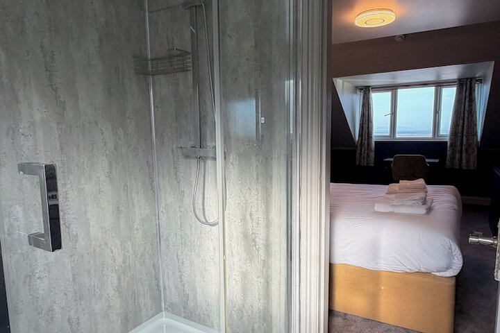 Room 55 of 94