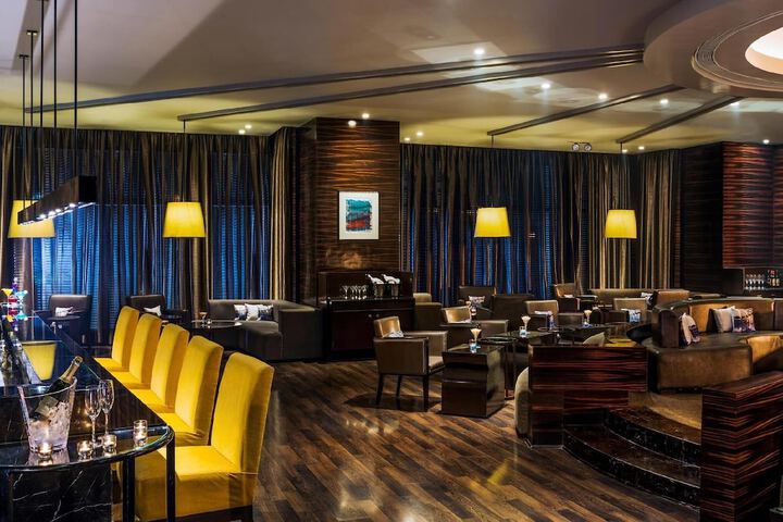 Lounge 55 of 67