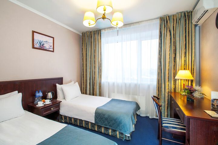 Room 44 of 120