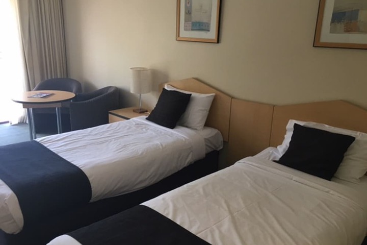 Room 11 of 34