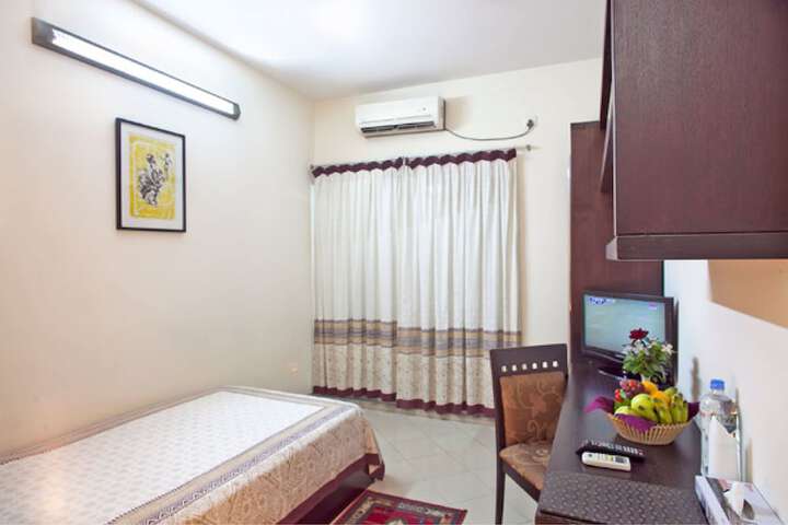 Room 5 of 36