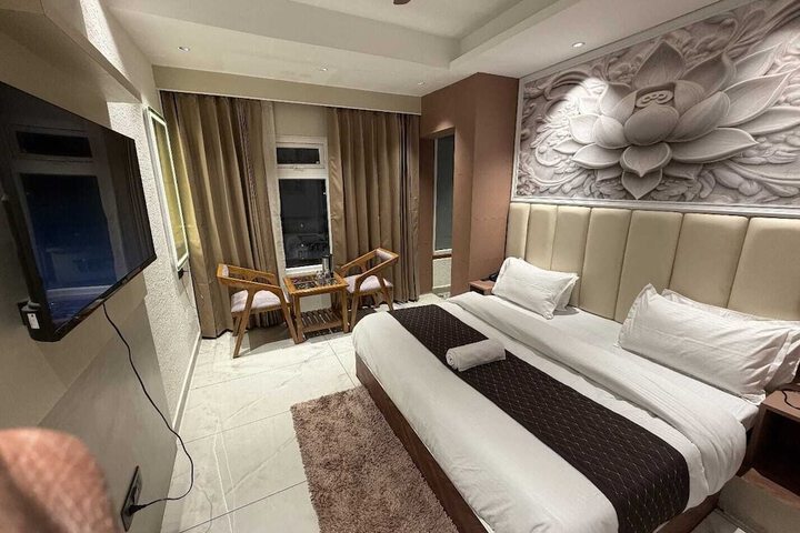 Room 4 of 19
