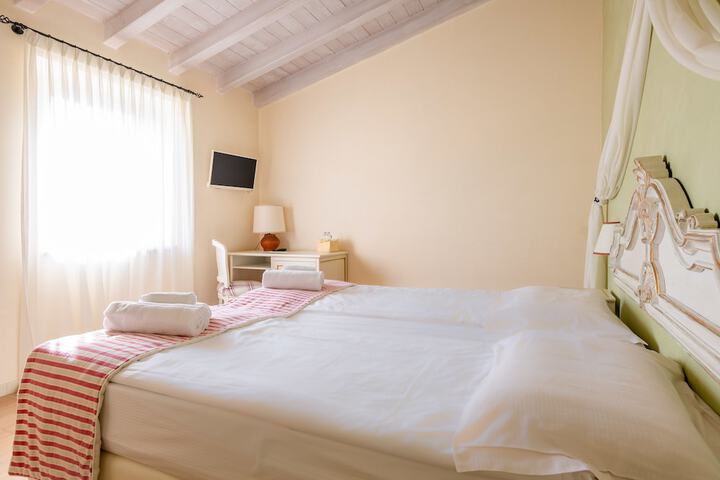Room 25 of 75