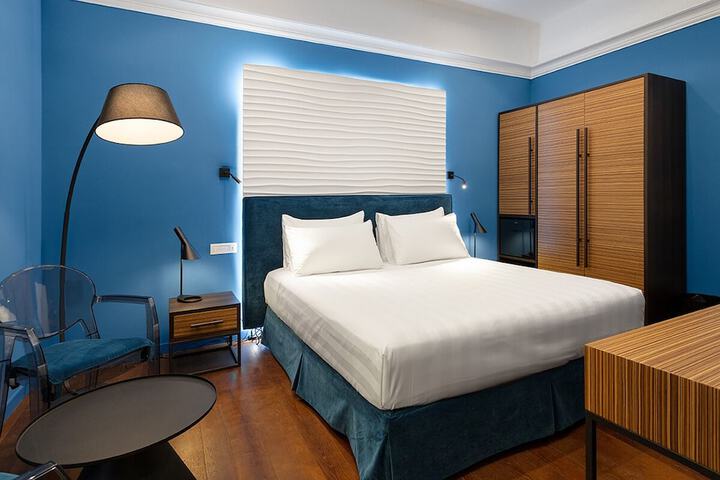 Room 4 of 13