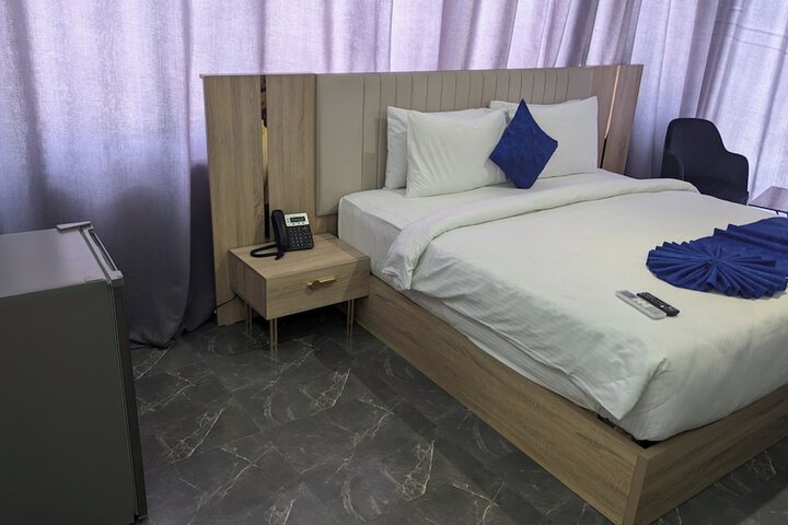 Room 26 of 83