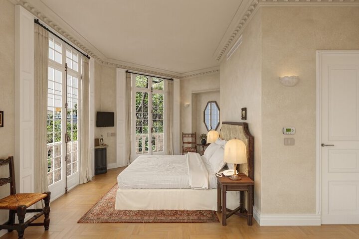 Room 5 of 13