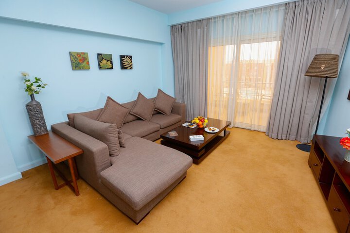 Room 35 of 102