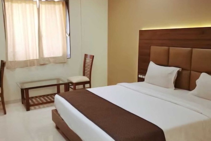 Room 2 of 11