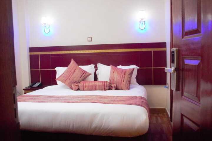 Room 12 of 31