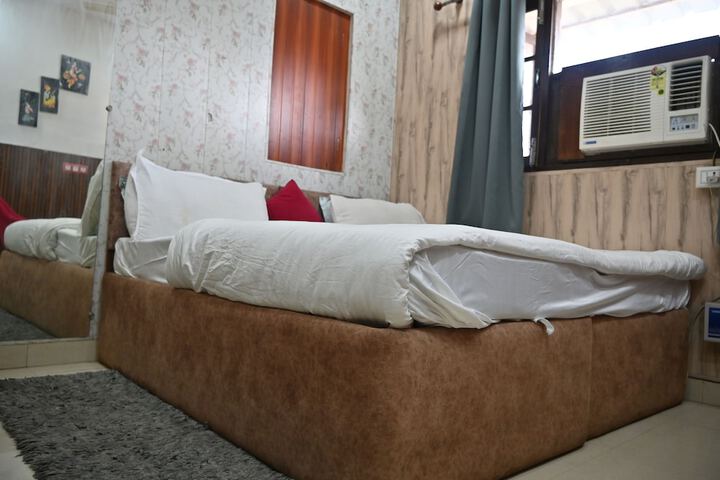 Room 7 of 26