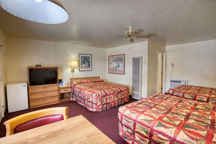 Room 9 of 16