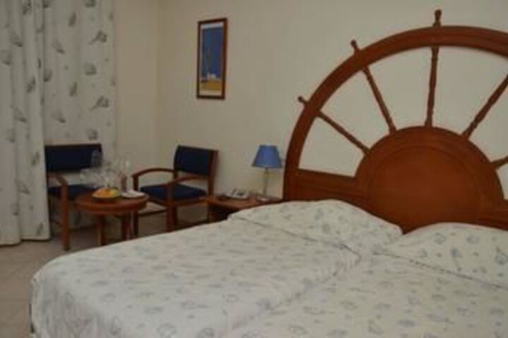 Room 8 of 54