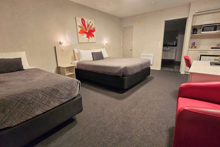 Room 34 of 175