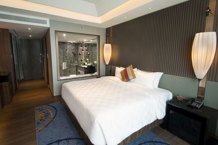 Room 6 of 48