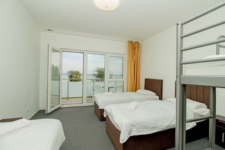 Room 7 of 31