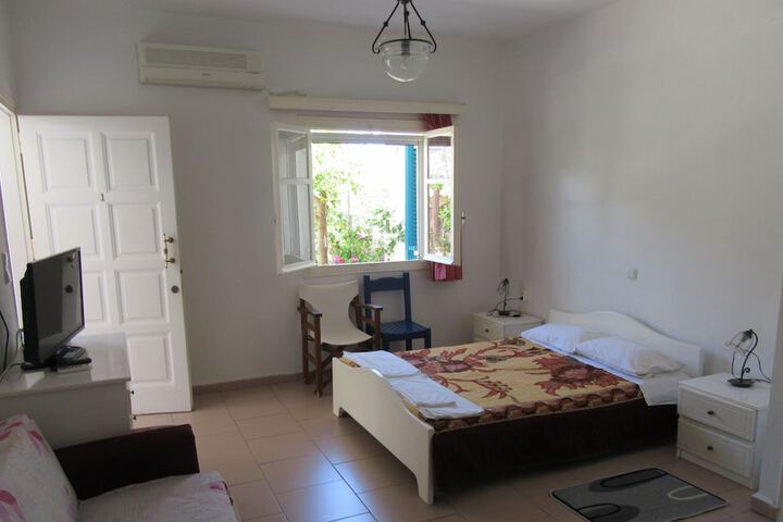 Room 12 of 17