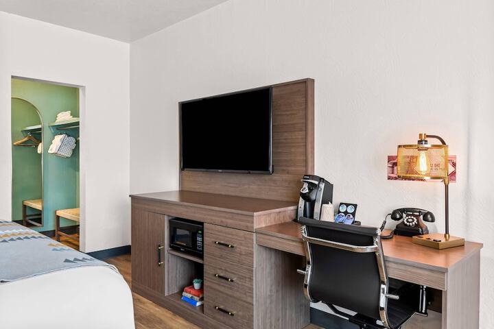Room 18 of 49