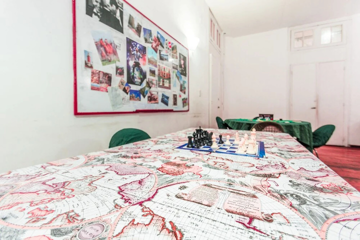 Room 6 of 28