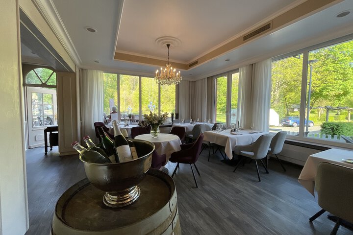 Dining 109 of 128