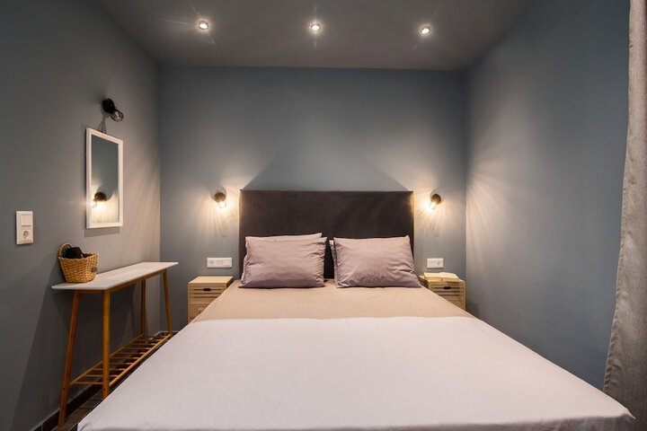 Room 3 of 41