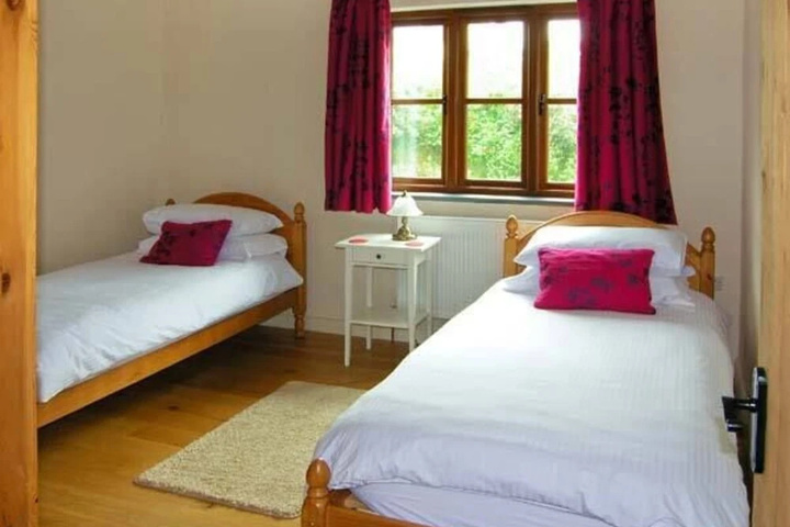 Room 2 of 11