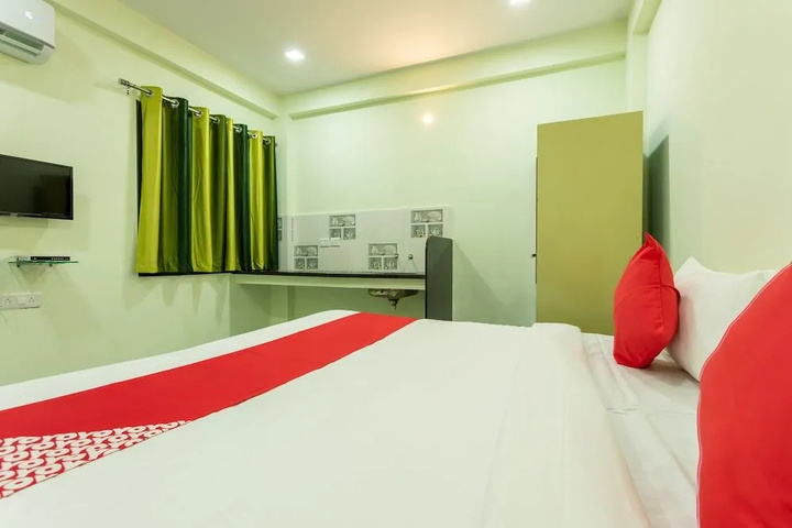 Room 3 of 10