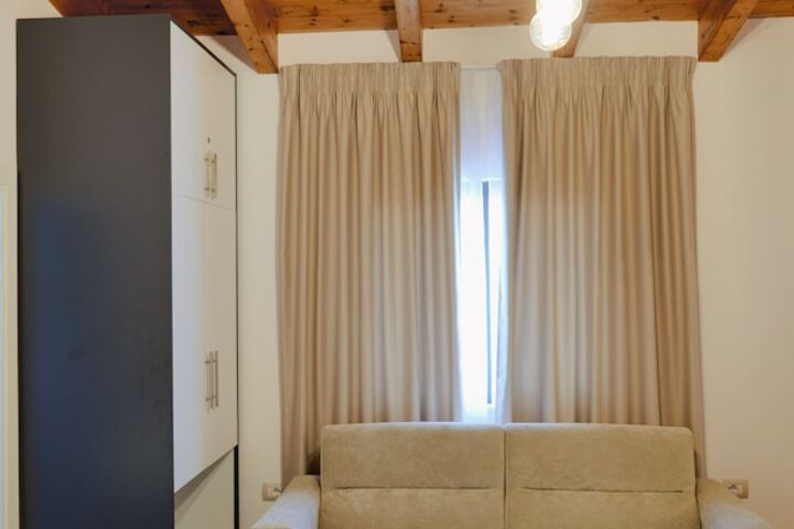 Room 16 of 64