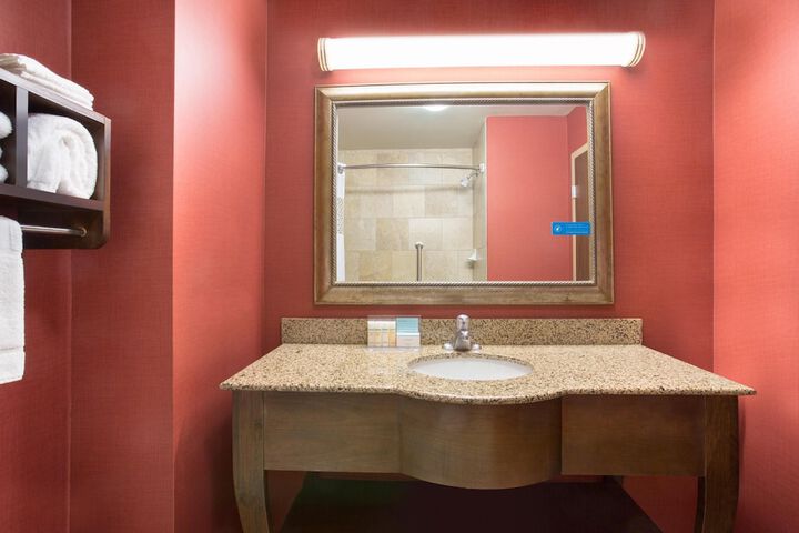 Room 27 of 41