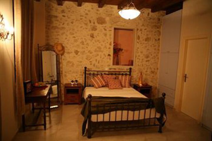 Room 13 of 33