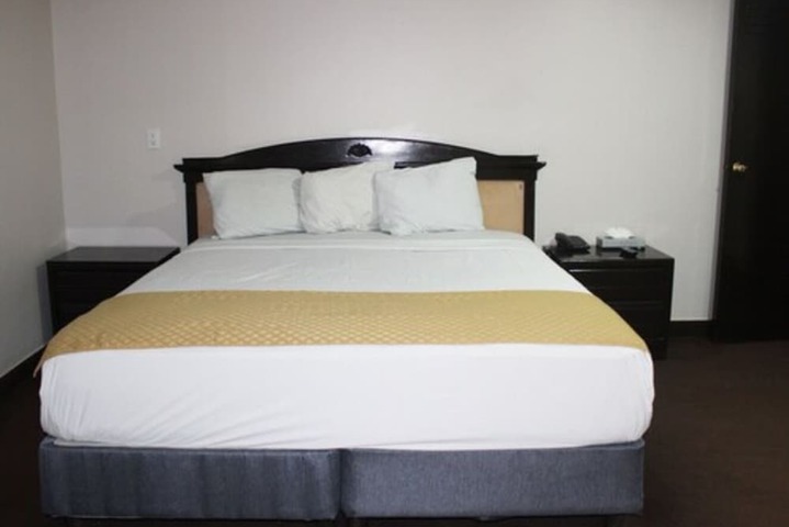 Room 4 of 70