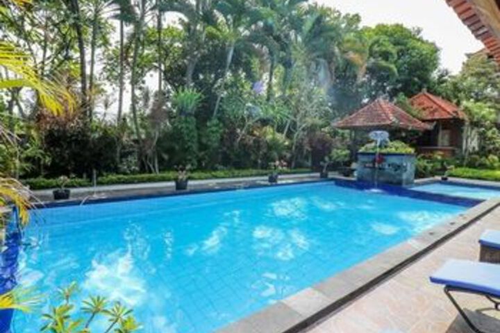 Pool 38 of 61