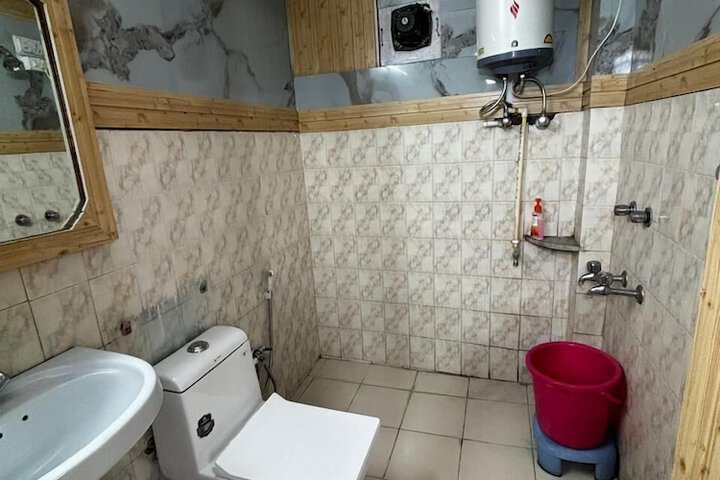 Room 62 of 143