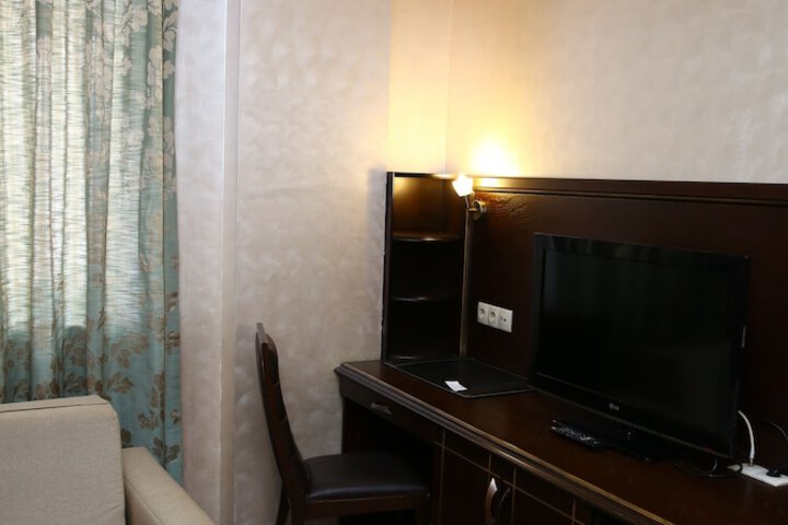 Room 76 of 122