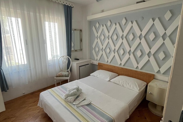 Room 3 of 19