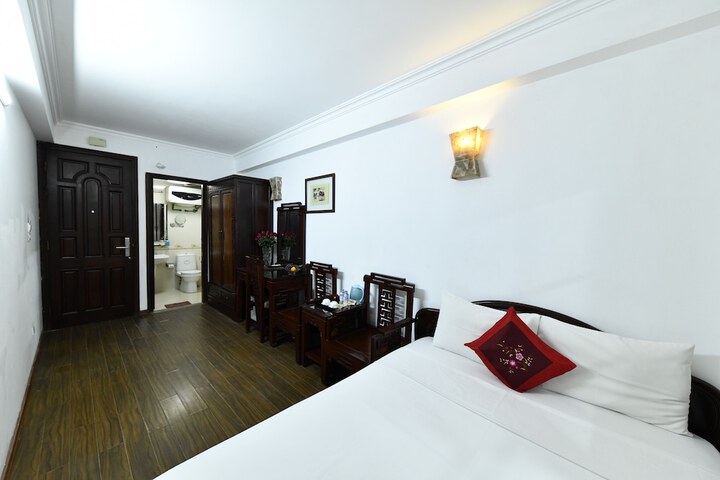 Room 15 of 36