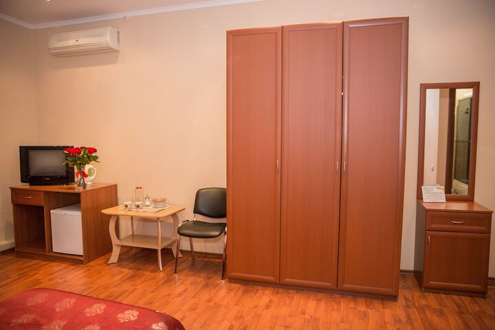Room 17 of 64