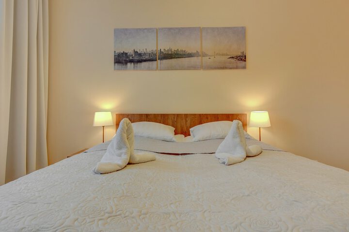 Room 12 of 161